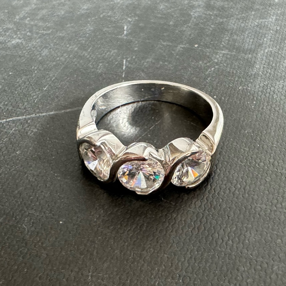 3 Stone Ring - Picture 2 of 3